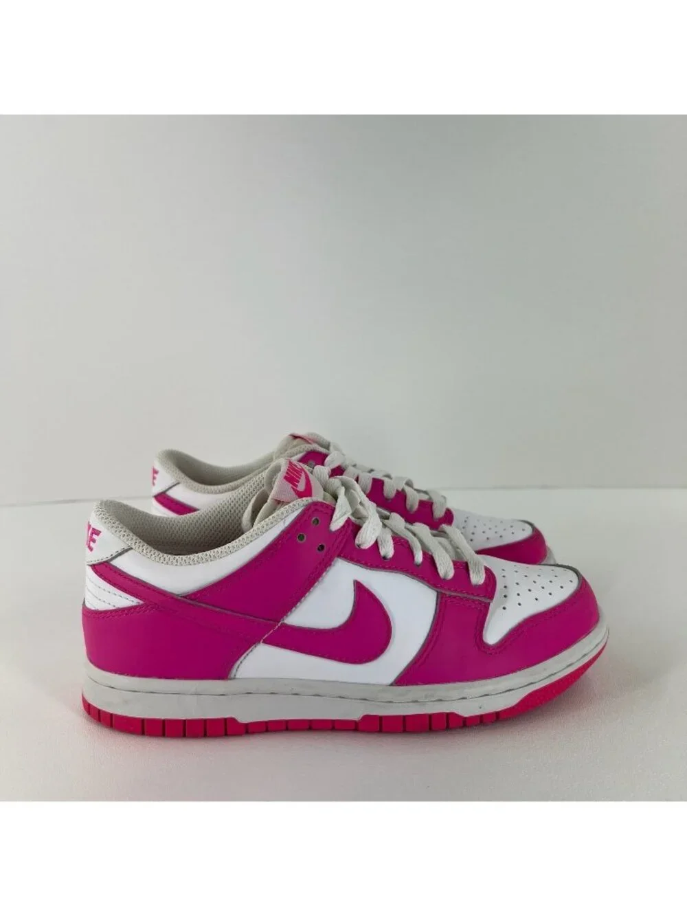 Nike Dunk Low Laser Fuchsia Sneaker Big Kids 4Y Leather Lace Up FB9109-102 Pink